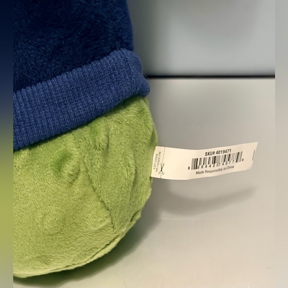 Football Pickle Plush Toy Medium to Small Doggie Toy Squeaky & Crinkles NWT - Picture 7 of 8